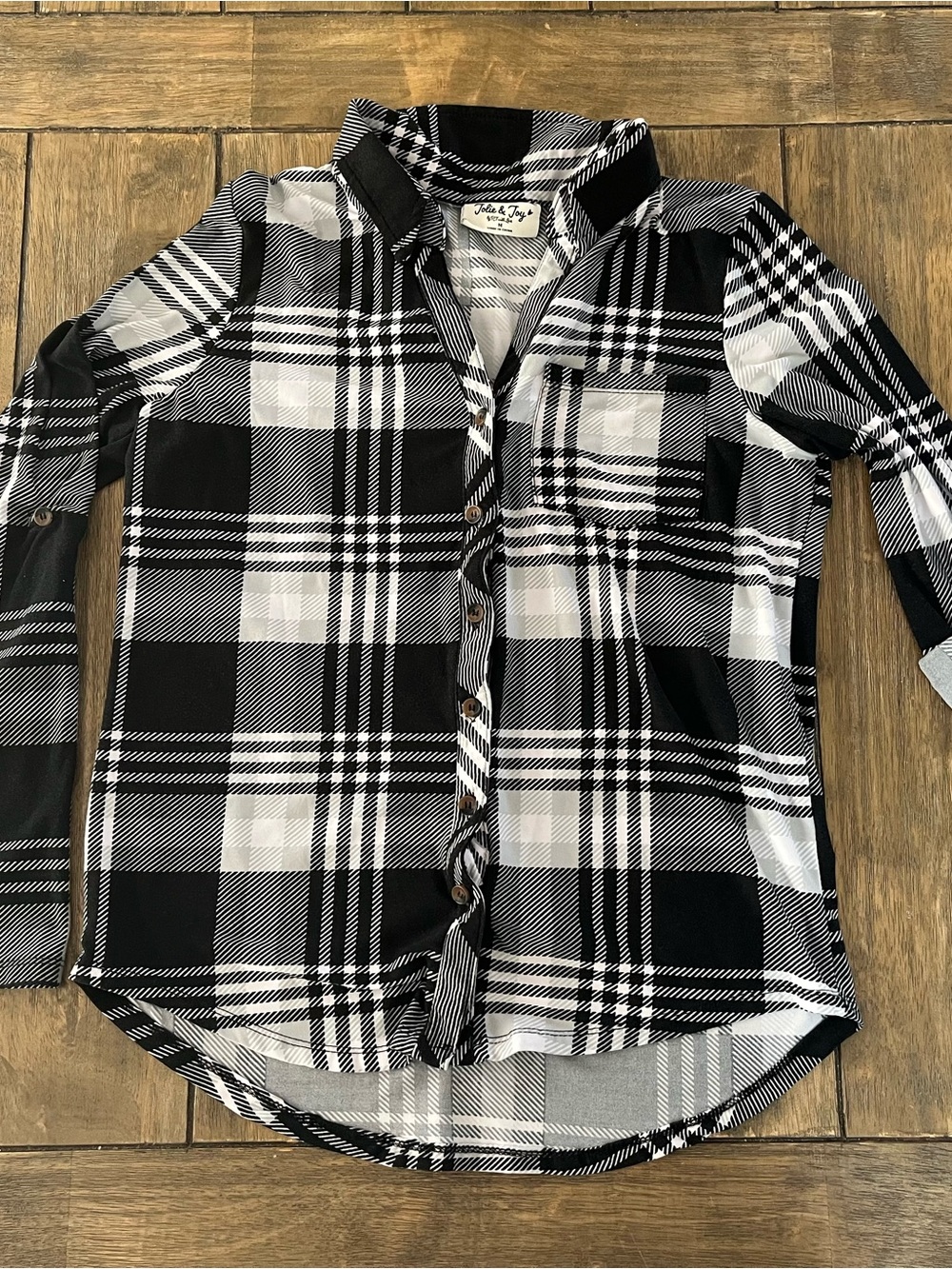 Jolie & Joy Black & White Plaid Button-Up Shirt Women’s size medium